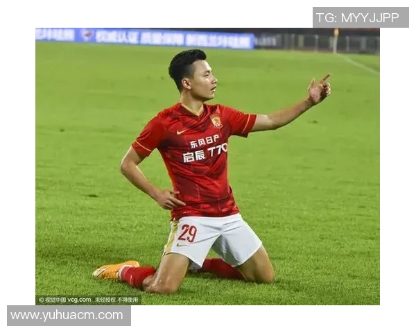 足球明星郜林的太太:她背后的故事与支持他成功的力量